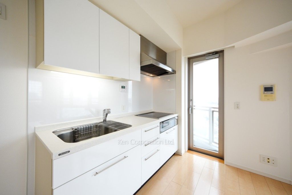 プライムアーバン新宿夏目坂タワーレジデンスの写真 キッチン ※20階の同じ間取タイプを撮影。仕様が異なることがあります。