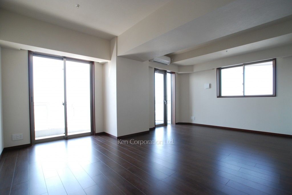 プライムアーバン新宿夏目坂タワーレジデンスの写真 リビングダイニング ※28階の同じ間取タイプを撮影。仕様が異なることがあります。