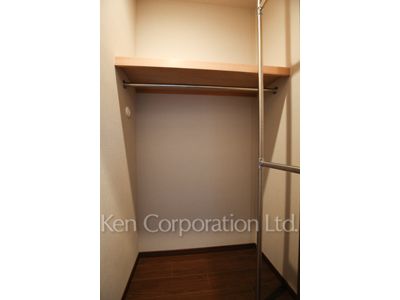 プライムアーバン新宿夏目坂タワーレジデンスの写真 ウォークインクローゼット