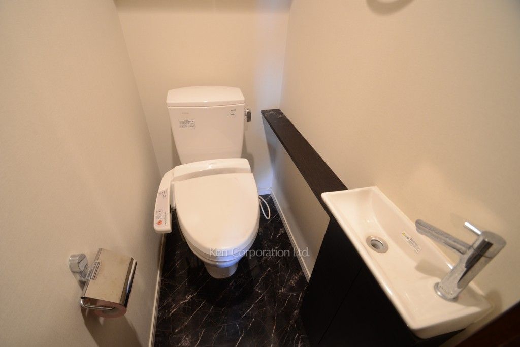 プライムアーバン新宿夏目坂タワーレジデンスの写真 トイレ ※28階の同じ間取タイプを撮影。仕様が異なることがあります。