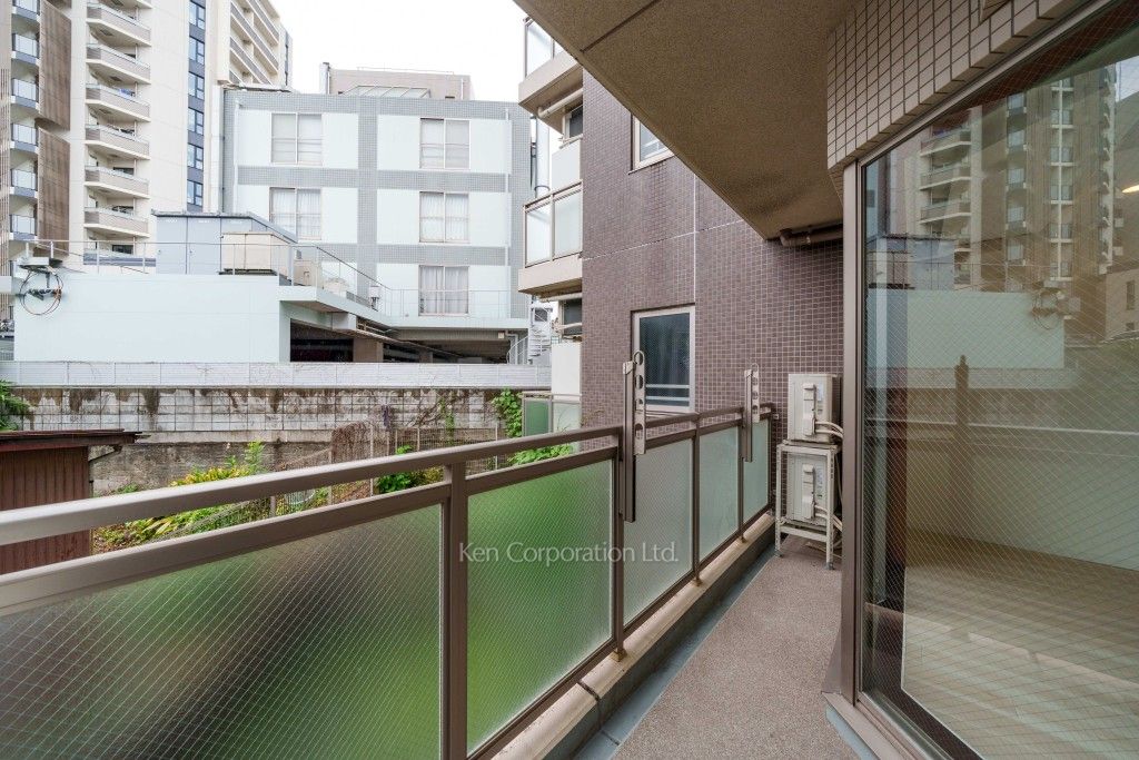 プライムアーバン新宿夏目坂タワーレジデンスの写真 バルコニー