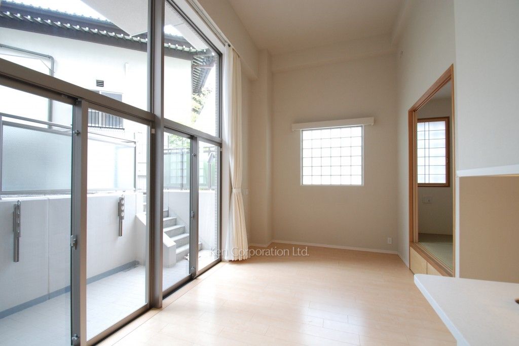 プライムアーバン新宿夏目坂タワーレジデンスの写真 リビングダイニング ※1階の同じ間取タイプを撮影。仕様が異なることがあります。