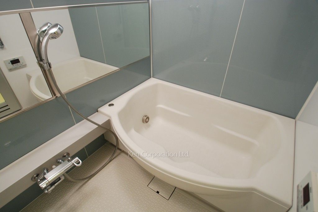 プライムアーバン新宿夏目坂タワーレジデンスの写真 バスルーム ※1階の同じ間取タイプを撮影。仕様が異なることがあります。