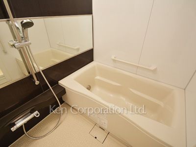 White Tower Hamamatsuchoの写真 バスルーム ※3階の同じ間取タイプを撮影。仕様が異なることがあります。
