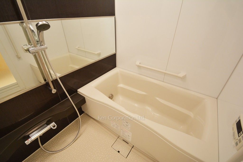 White Tower Hamamatsuchoの写真 バスルーム ※3階の同じ間取タイプを撮影。仕様が異なることがあります。