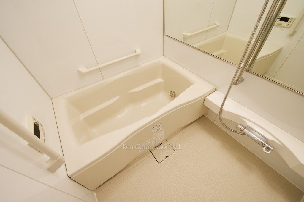 White Tower Hamamatsuchoの写真 バスルーム ※3階の同じ間取タイプを撮影。仕様が異なることがあります。