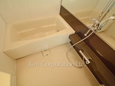 White Tower Hamamatsuchoの写真 バスルーム ※5階の同じ間取タイプを撮影。仕様が異なることがあります。