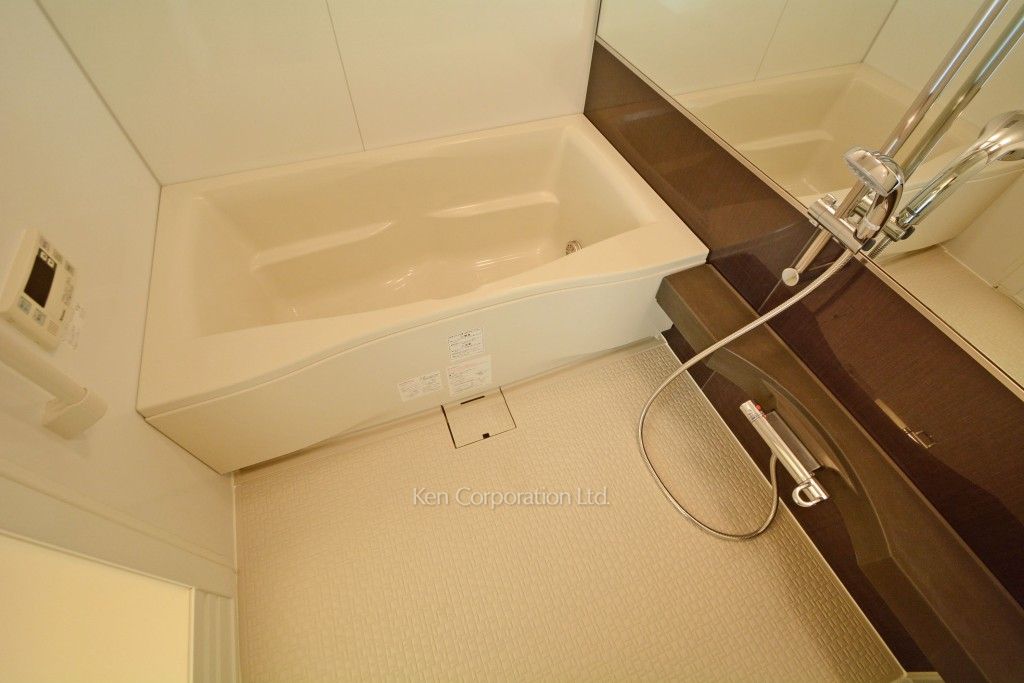 White Tower Hamamatsuchoの写真 バスルーム ※5階の同じ間取タイプを撮影。仕様が異なることがあります。