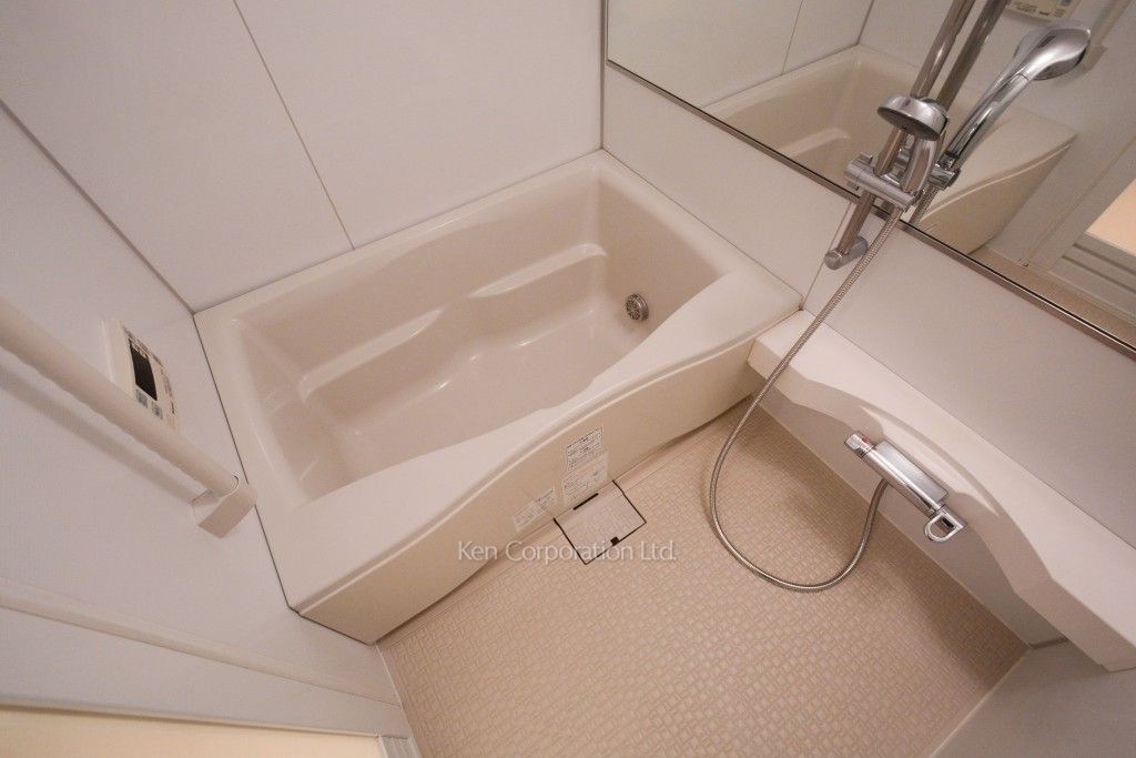 White Tower Hamamatsuchoの写真 バスルーム ※15階の同じ間取タイプを撮影。仕様が異なることがあります。