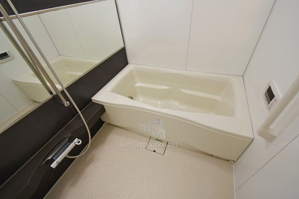 White Tower Hamamatsuchoの写真 バスルーム ※9階の同じ間取タイプを撮影。仕様が異なることがあります。