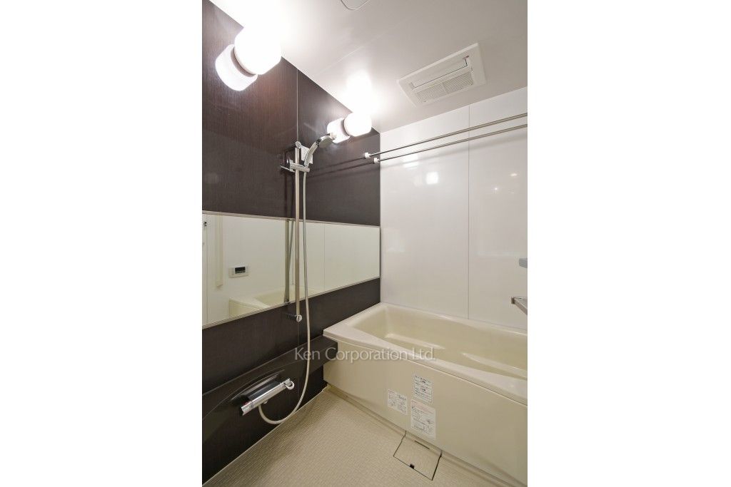 White Tower Hamamatsuchoの写真 バスルーム ※9階の同じ間取タイプを撮影。仕様が異なることがあります。