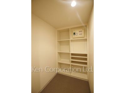 White Tower Hamamatsuchoの写真 シューズインクローゼット