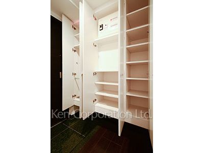 White Tower Hamamatsuchoの写真 シューズインクローゼット