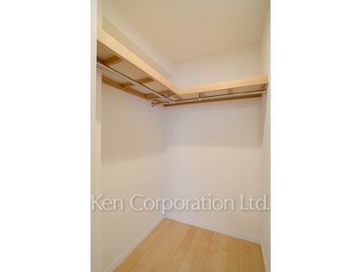 カスタリア高輪の写真 ウォークインクローゼット ※2階の同じ間取タイプを撮影。仕様が異なることがあります。