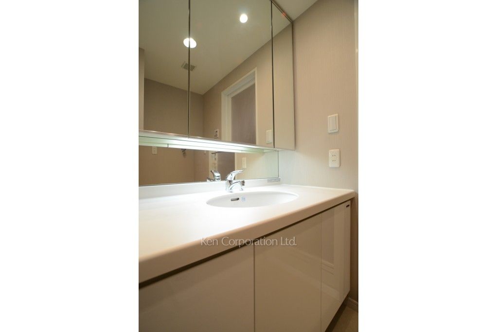 カスタリア高輪の写真 パウダールーム ※2階の同じ間取タイプを撮影。仕様が異なることがあります。