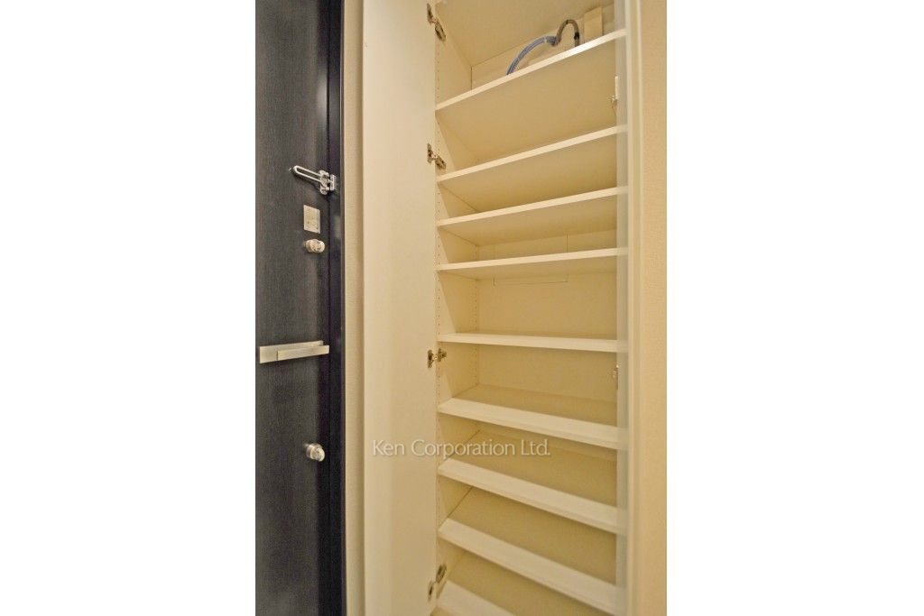 パークキューブ目黒タワーの写真 シューズクローゼット ※5階の同じ間取タイプを撮影。仕様が異なることがあります。