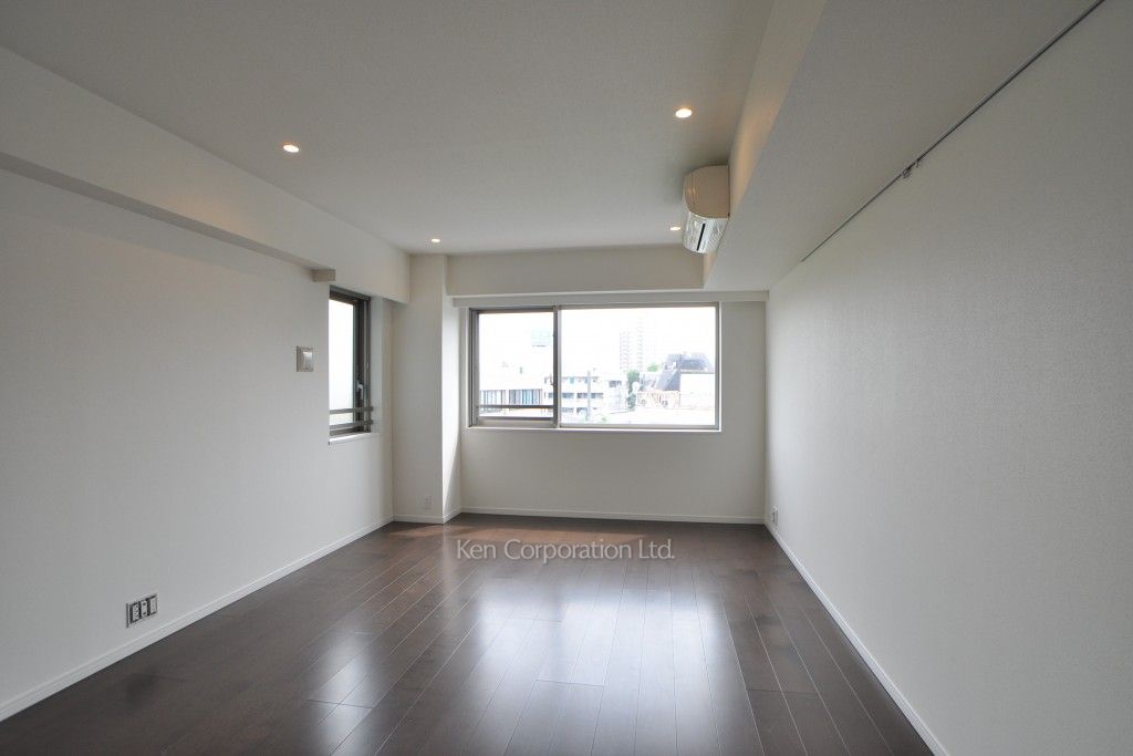 フレンシア外苑西の写真 リビングダイニング ※5階の同じ間取タイプを撮影。仕様が異なることがあります。