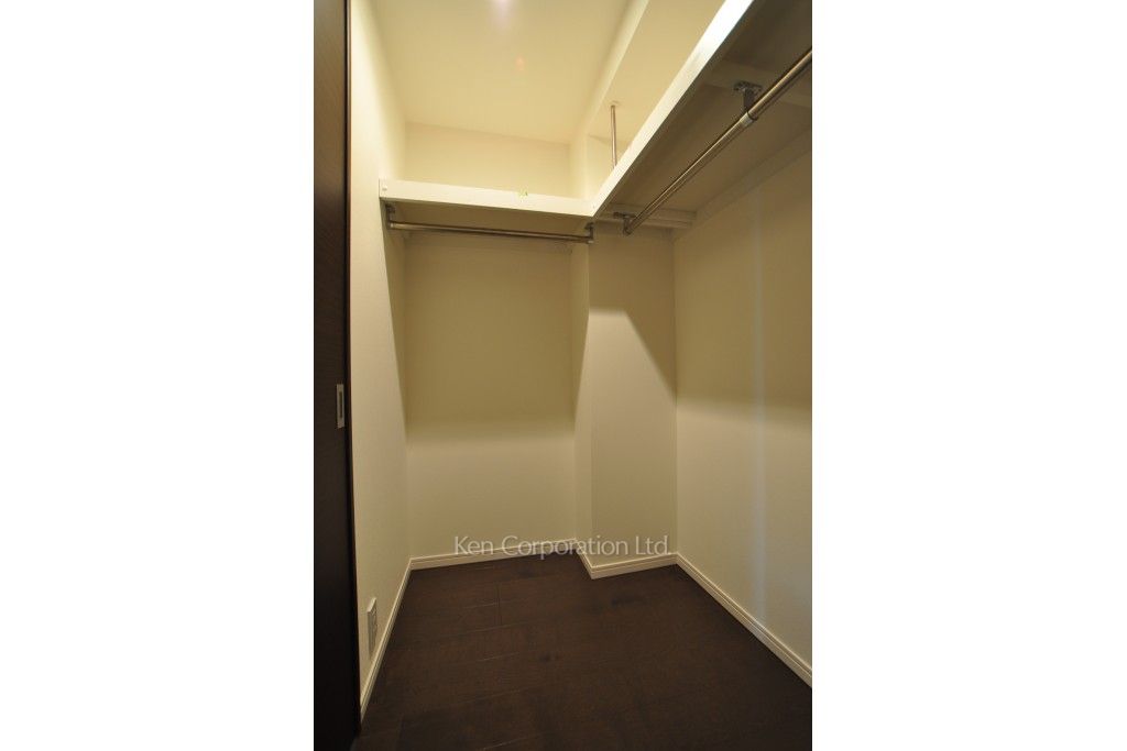 フレンシア外苑西の写真 ウォークインクローゼット ※5階の同じ間取タイプを撮影。仕様が異なることがあります。