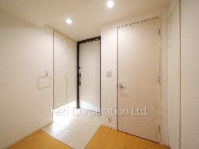 フレンシア外苑西の写真 玄関