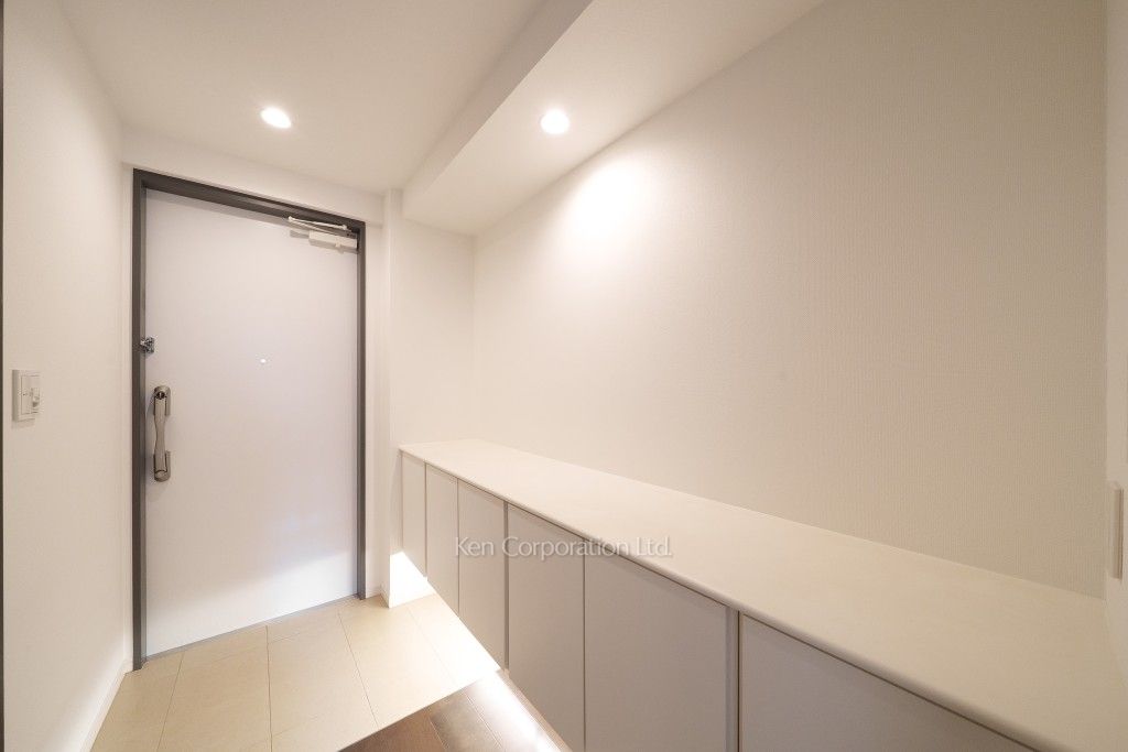 フレンシア外苑西の写真 玄関