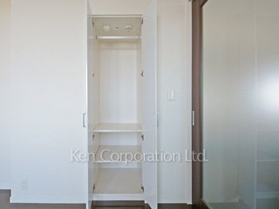 パークアクシス幡ヶ谷の写真 クローゼット ※14階の同じ間取タイプを撮影。仕様が異なることがあります。