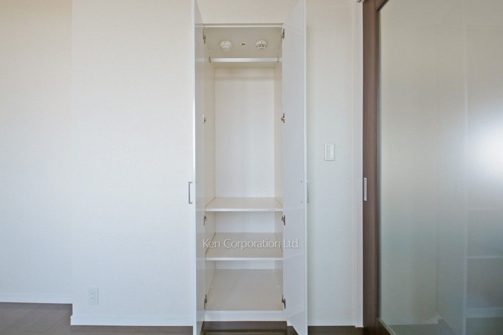 パークアクシス幡ヶ谷の写真 クローゼット ※14階の同じ間取タイプを撮影。仕様が異なることがあります。