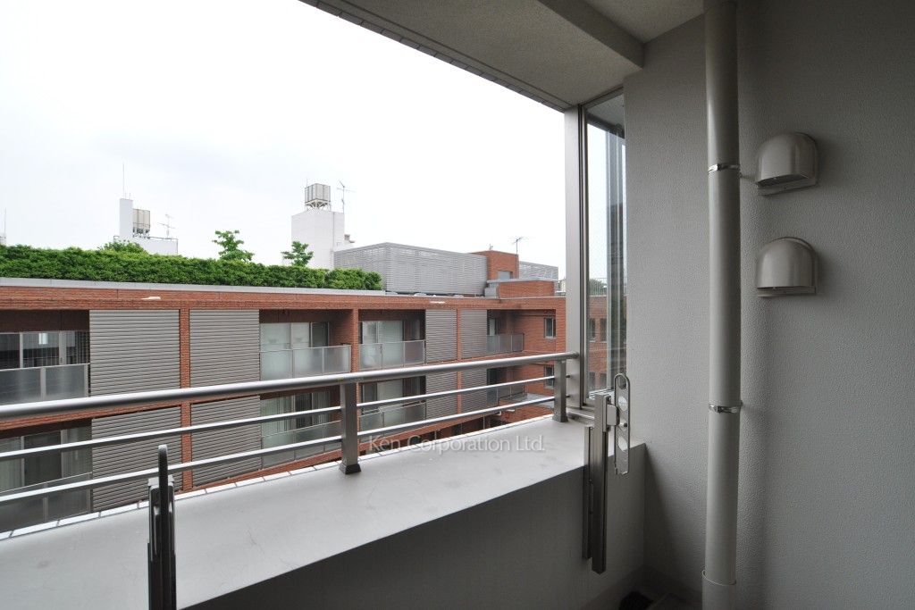 ランテンヌ四谷の写真 バルコニー