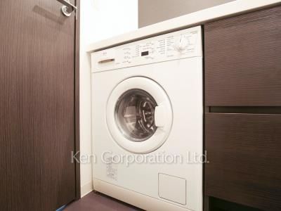 洗濯乾燥機 ※5階の同じ間取タイプを撮影。仕様が異なることがあります。