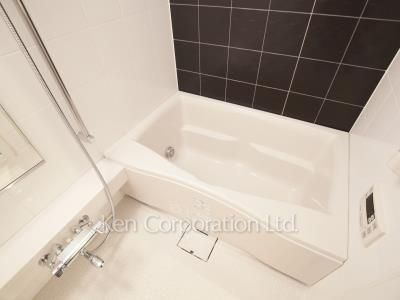 バスルーム ※5階の同じ間取タイプを撮影。仕様が異なることがあります。