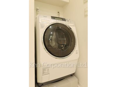 洗濯乾燥機 ※15階の同じ間取タイプを撮影。仕様が異なることがあります。