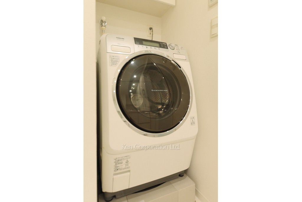洗濯乾燥機 ※15階の同じ間取タイプを撮影。仕様が異なることがあります。
