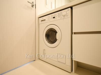 芝浦アイランド ブルームタワーの写真 洗濯乾燥機 ※15階の同じ間取タイプを撮影。仕様が異なることがあります。