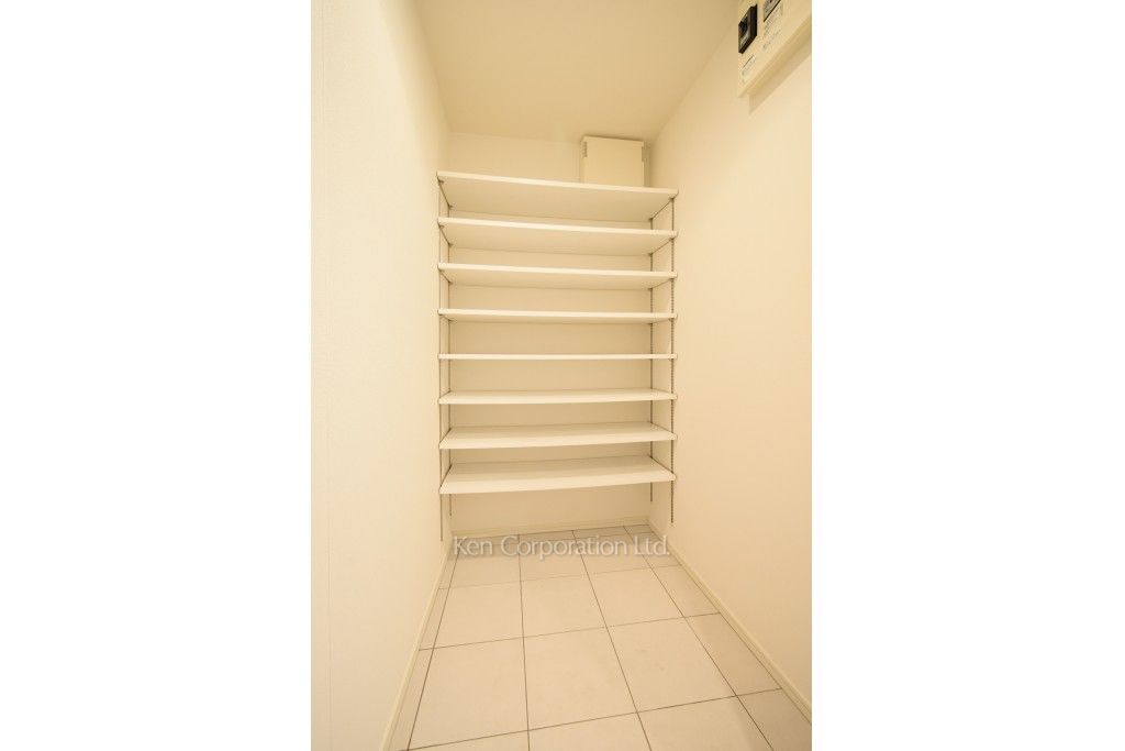 芝浦アイランド ブルームタワーの写真 シューズインクローゼット ※15階の同じ間取タイプを撮影。仕様が異なることがあります。
