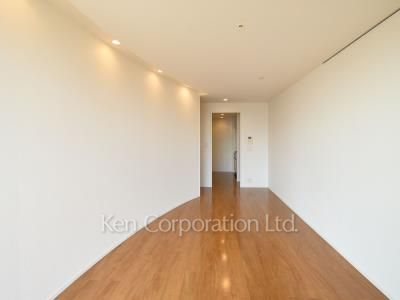 芝浦アイランド ブルームタワーの写真 居室（LDなど） ※17階の同じ間取タイプを撮影。仕様が異なることがあります。