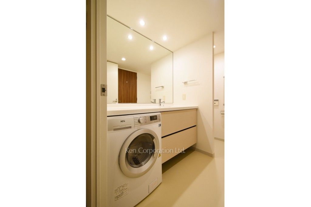 芝浦アイランド ブルームタワーの写真 洗濯乾燥機 ※17階の同じ間取タイプを撮影。仕様が異なることがあります。