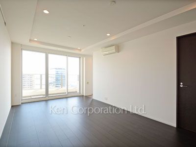 芝浦アイランド ブルームタワーの写真 居室（LDなど） ※18階の同じ間取タイプを撮影。仕様が異なることがあります。