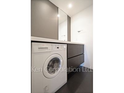 芝浦アイランド ブルームタワーの写真 洗濯乾燥機 ※18階の同じ間取タイプを撮影。仕様が異なることがあります。