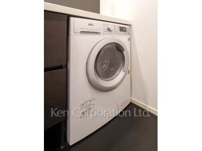 芝浦アイランド ブルームタワーの写真 洗濯乾燥機 ※28階の同じ間取タイプを撮影。仕様が異なることがあります。