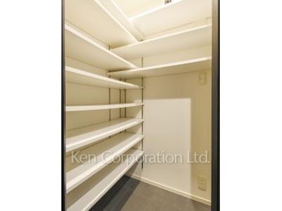 芝浦アイランド ブルームタワーの写真 シューズインクローゼット