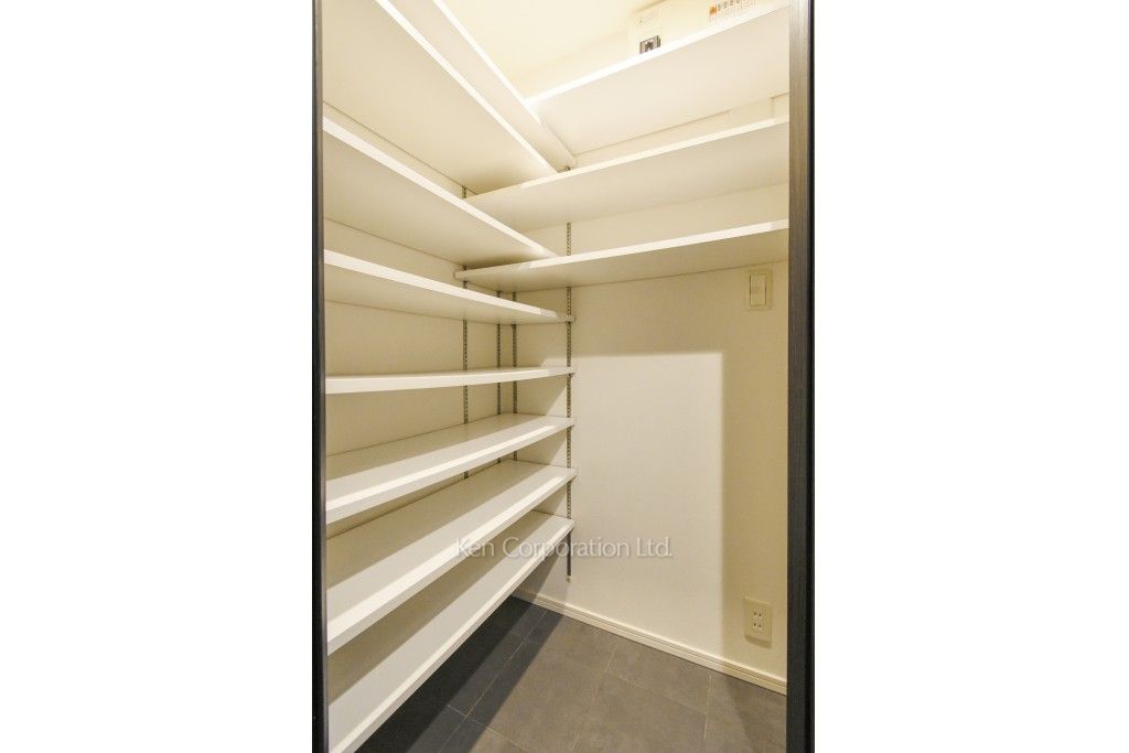 芝浦アイランド ブルームタワーの写真 シューズインクローゼット