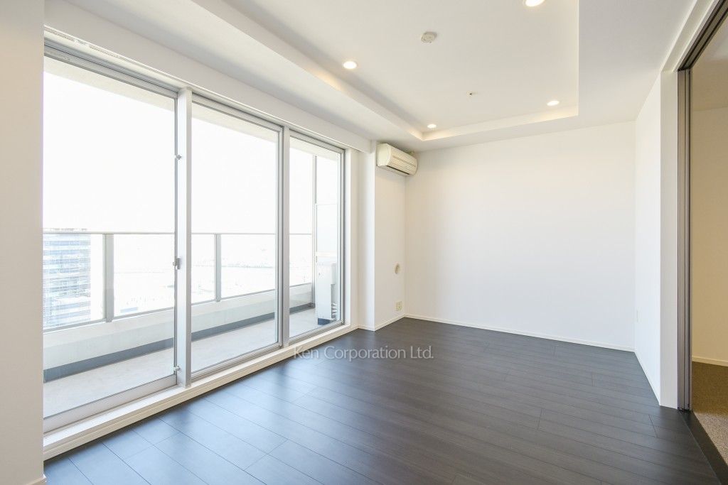 芝浦アイランド ブルームタワーの写真 居室（LDなど） ※21階の同じ間取タイプを撮影。仕様が異なることがあります。