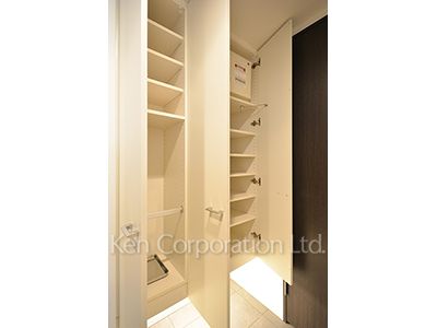 芝浦アイランド ブルームタワーの写真 シューズクローゼット ※38階の同じ間取タイプを撮影。仕様が異なることがあります。