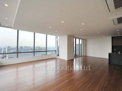 居室（LDなど） ※41階の同じ間取タイプを撮影。仕様が異なることがあります。