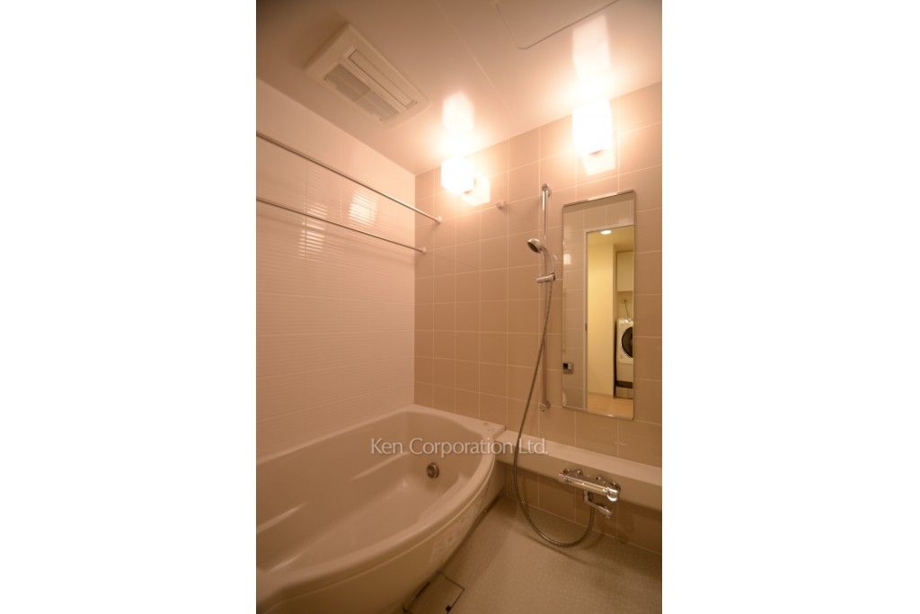 バスルーム ※4階の同じ間取タイプを撮影。仕様が異なることがあります。
