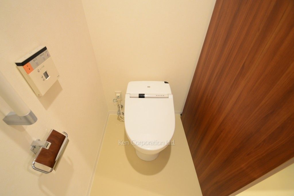 トイレ ※8階の同じ間取タイプを撮影。仕様が異なることがあります。