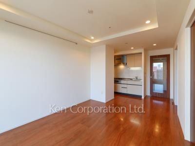 芝浦アイランド ブルームタワーの写真 居室（LDなど） ※17階の同じ間取タイプを撮影。仕様が異なることがあります。