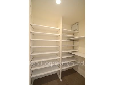 芝浦アイランド ブルームタワーの写真 シューズインクローゼット