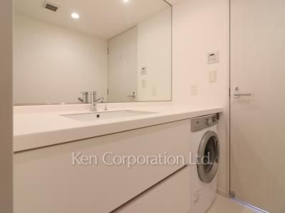 パウダールーム ※25階の同じ間取タイプを撮影。仕様が異なることがあります。