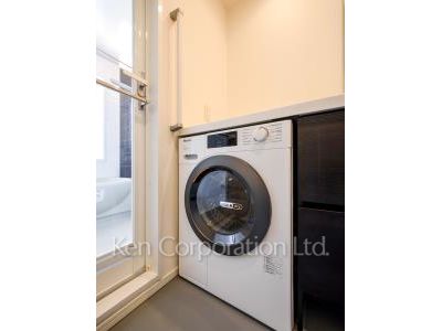 芝浦アイランド ブルームタワーの写真 洗濯乾燥機