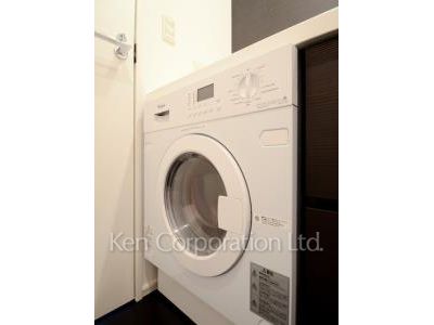 芝浦アイランド ブルームタワーの写真 洗濯乾燥機 ※24階の同じ間取タイプを撮影。仕様が異なることがあります。